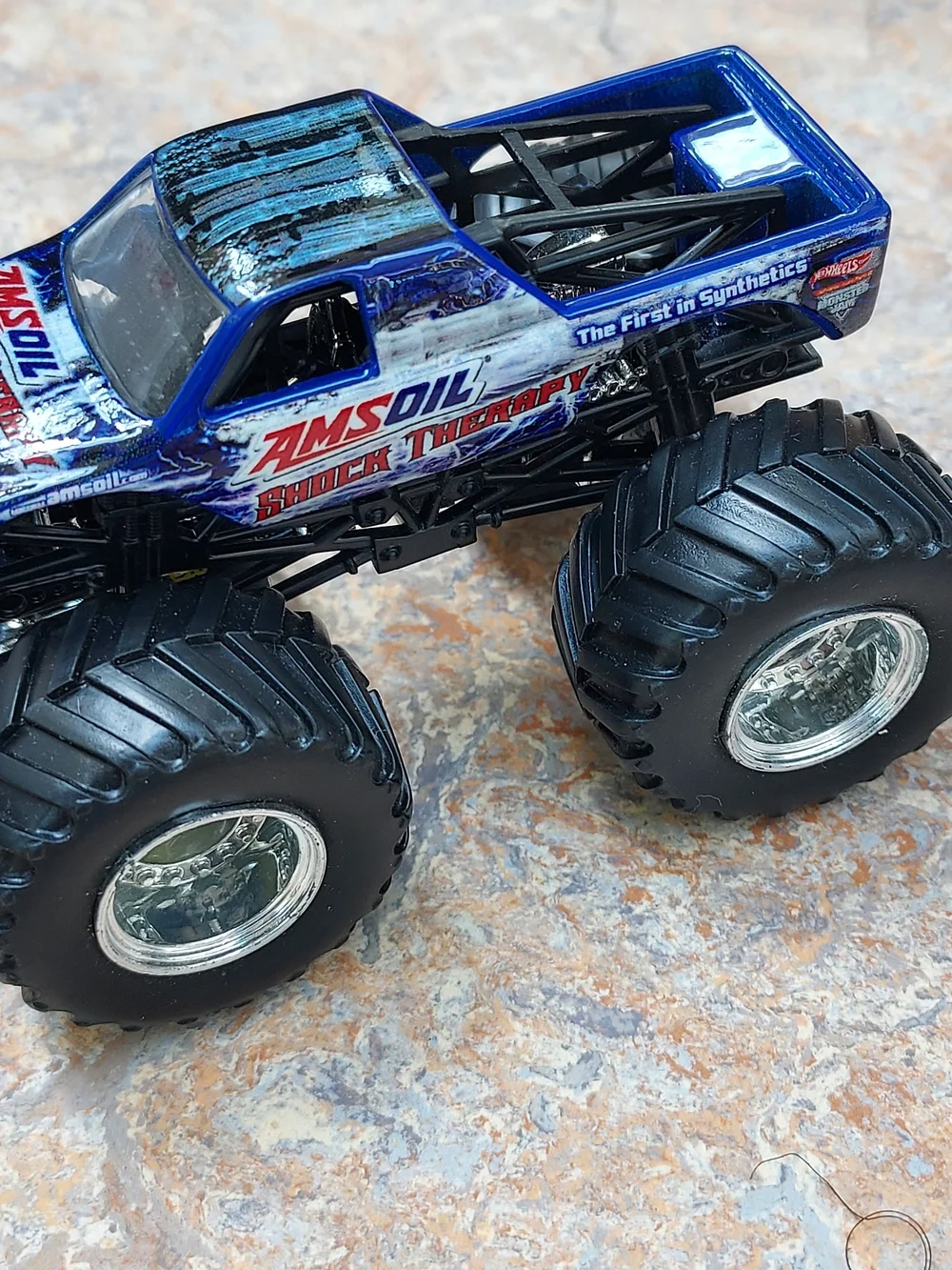 Hot Wheels AMS Oil Shock Therapy Monster Jam Truck 1/64 Scale Diecast Matel